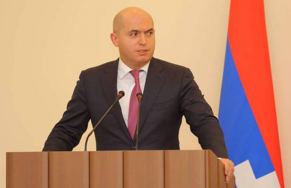 Դրսում պոչները քաշում են տակները, հուզվում ու մարսում Ալիևի և Էրդողանի վայրահաչոցները