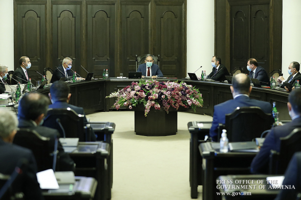 Կորոնավիրո՞ւսն էլ է «արձակուրդից» վերադարձել, թե՞ դեմը հանրահավաք կա, անհրաժեշտ է, որ «թվերն աճեն»