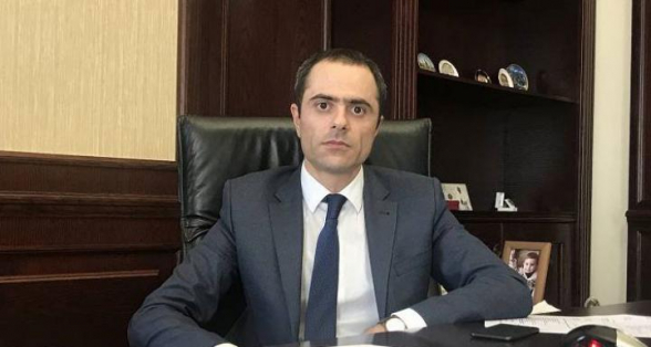 Пашинян лишил чиновника благодарственной грамоты