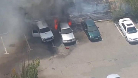 Աշտարակ քաղաքում այրվում են ավտոմեքենաներ