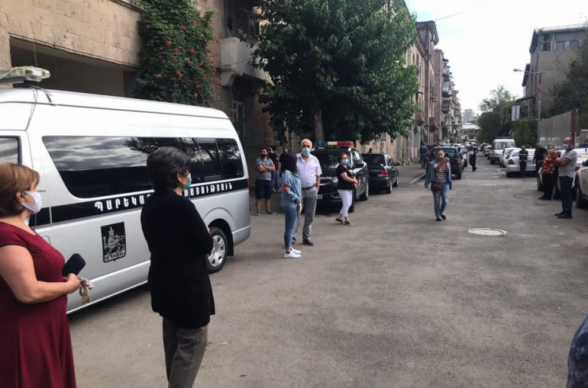 Աղբյուր Սերոբ փողոցի բնակիչները բողոքի ակցիա են անում (տեսանյութ)