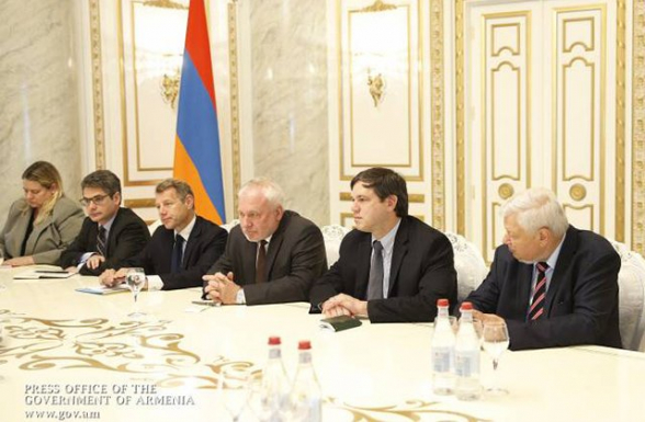 Сопредседатели призывают Армению и Азербайджан немедленно прекратить боевые действия и возобновить переговоры
