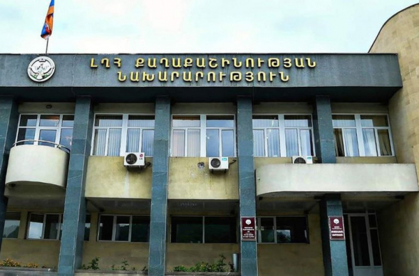 Կոչ ենք անում Արցախում բնակվող 50 տարեկանը լրացած բոլոր էքսկավատավարներին, վերամբարձ կռունկավարներին, բուլդոզերավարներին ներկայանալ նախարարություն․ Արցախի քաղաքաշինության նախարարություն 07:57 • 28.09.20