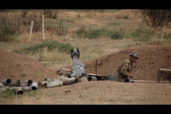 Кадры карательной операции артиллеристов Армии обороны