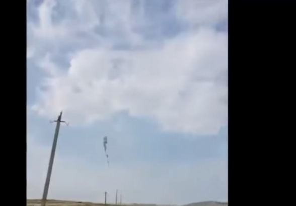 Кадры одновременного уничтожения двух беспилотников противника (видео)