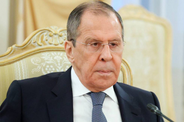 Лавров выразил готовность встретиться в Москве с главами МИД Азербайджана и Армении