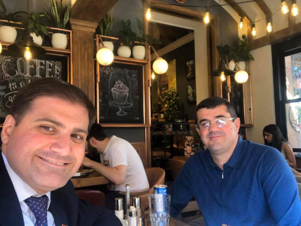 Ճառ ասե՞ն, թե՞ զանգ կախեն