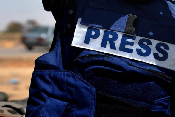Ֆրանսիական Le Monde-ի լրագրողներն Ադրբեջանի հրետակոծության տակ են ընկել Արցախում. կա երկու վիրավոր