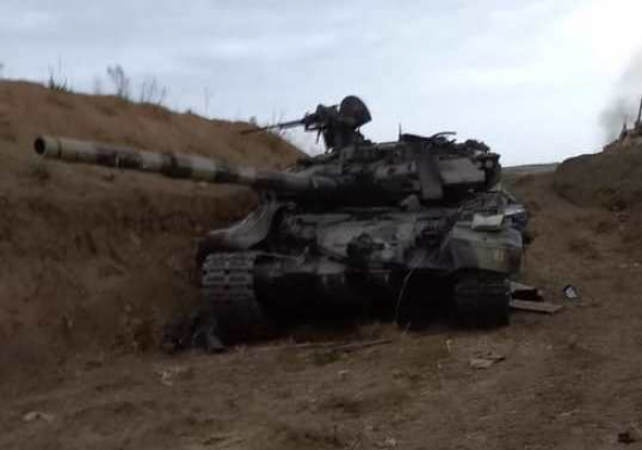 Армянские военные подбили азербайджанский танк Т-90 (фото)