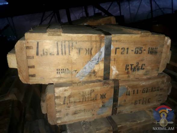 Հակառակորդից առգրավված զենք-զինամթերքի մի փոքր մասը (լուսանկար)