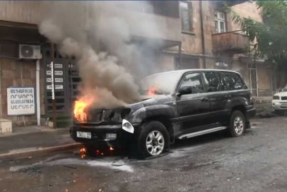 Հակառակորդը շարունակում է խաղաղ բնակավայրերը, այդ թվում՝ մայրաքաղաք Ստեփանակերտը թիրախավորել միջազգային մարդասիրական իրավունքով արգելված զինատեսակներից (տեսանյութ)