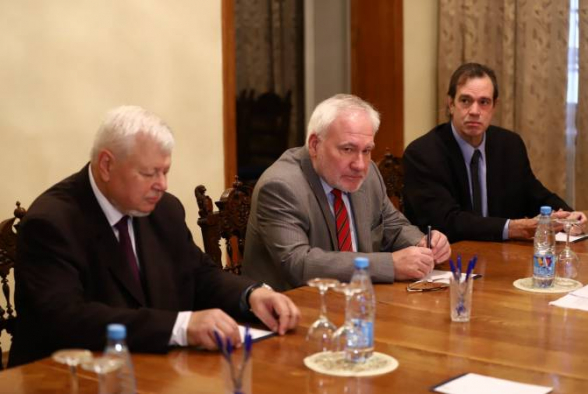 В Москве проходит встреча главы МИД Армении с сопредседателями Минской группы ОБСЕ