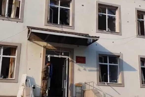 МО опубликовало видео обстрелянного ВС Азербайджана госпиталя в Арцахе