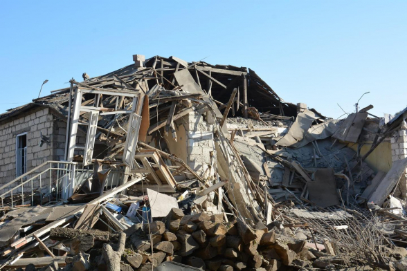 Ночью враг обстрелял Степанакерт кассетными снарядами: 3 человека пострадали (фото)