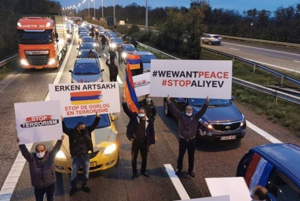 Հայ զինվորը մենակ չէ. հարյուրավոր հայեր փակել էին Իսպանիա-Ֆրանսիա միջպետական ավտոմայրուղին