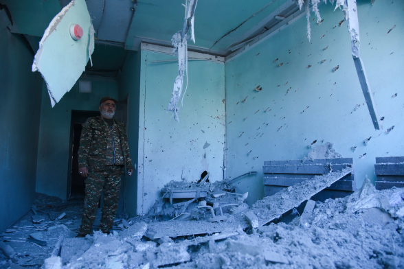 Ստեփանակերտի՝ գիշերային հրթիռակոծության հետևանքները (լուսանկար)