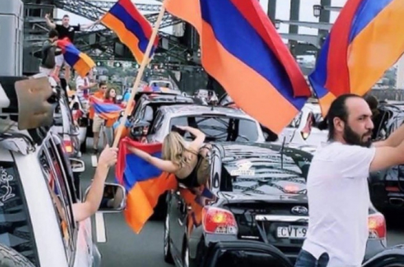 В Сиднее представители армянской общины перекрыли мост Харбор-Бридж