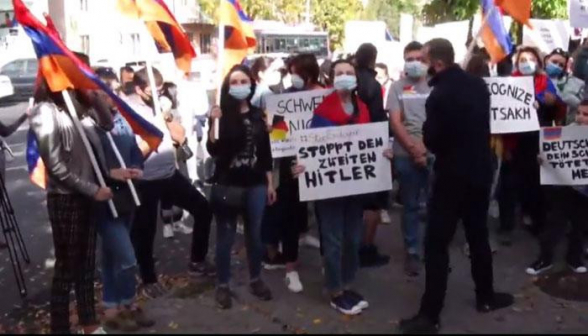 Քաղաքացիները ակցիա են անում ՀՀ-ում Գերմանիայի դեսպանատան դիմաց՝ պահանջելով արձագանքել Արցախում Ադրբեջանի ագրեսիային (տեսանյութ)