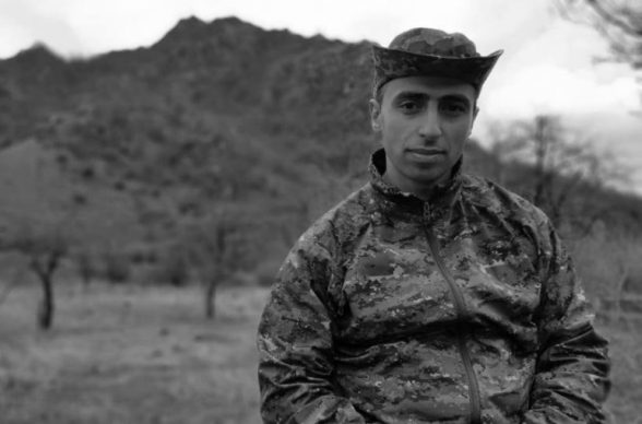 Նա ծնվեց մեծ դժվարությամբ, իրեն Աստված պահեց այսօրվա համար, որ իր կարճ կյանքի ընթացքում մեծ հետք թողներ. զոհված զինծառայող Համլետ Հովհաննիսյանի մասին պատմում  են մայրն ու ընկերները