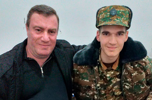 Ալբերտ Հովհաննիսյանի հայրն իր անձնական մեքենան նվիրել է բանակին (լուսանկար)