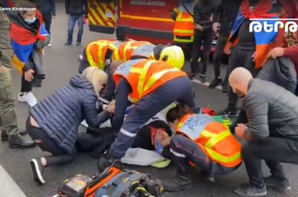 Во Франции турки с молотками напали на армян, проводящих мирную акцию (видео)