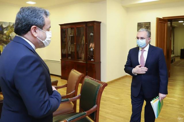 Глава МИД Армении Зограб Мнацаканян принял замминистра ИД Ирана Аббаса Аракчи (видео)