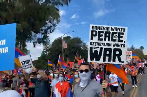 Լոս Անջելեսում Ադրբեջանի հյուպատոսարանի առջև բողոքի ցույց են կազմակերպել հայ համայնքի ներկայացուցիչները (տեսանյութ)