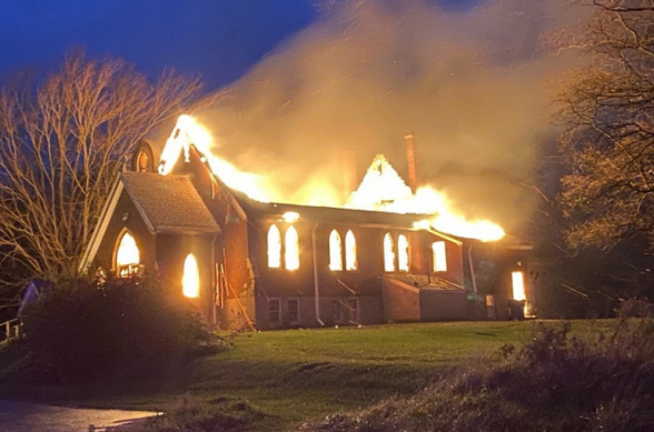 В Канаде за ночь сгорели две церкви