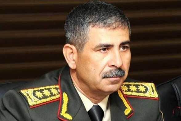 Турки отстранили от командования министра обороны Азербайджана