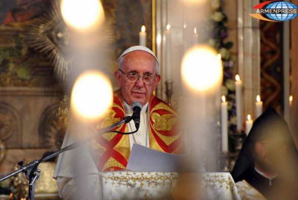 Папа Римский заявил, что теракты компрометируют братство между народами и религиями