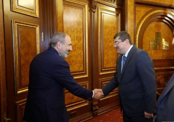 Արայիկ Հարությունյանը՝ որպես նիկոլ փաշինյանի պատճեն կամ կլոն․ ինչպես ժողովրդի գրպանը կապիտուլյացիայից բացի, պարտության մեղք գցել