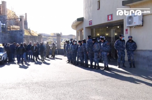 Родители без вести пропавших военнослужащих требуют встречи с министром обороны (видео)
