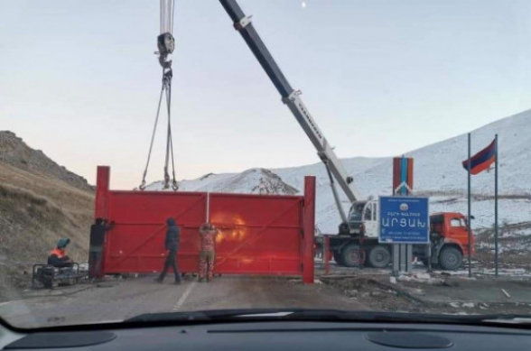 Դու պիտի խելագարվեիր՝ տեսնելով Արցախի փակված դարպասները, իսկ դու կառչել ես աթոռիդ