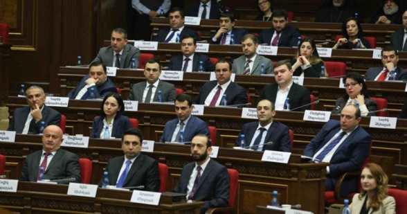 Իշխանական թիմում ևս առկա են կուլիսային տարաձայնություններ «շեֆի» գործողությունների վերաբերյալ․ հեռացող Փաշինյանին պաշտպանողներին «Նիկոլի մահապարտներ» են անվանում․ «Փաստ»