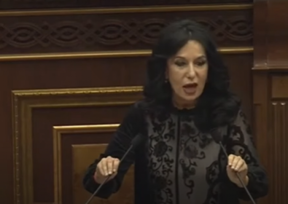 Сотрудники месторождения Сотк в панике пытаются спасти технику и вывести оттуда людей – Наира Зограбян