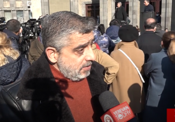 Ես՝ որպես քաղաքացի, պարտված վարչապետ չեմ ուզում, թողեք, գնացեք, արա՛. Արամո