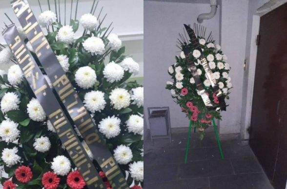 «Երկիրը քանդած քայլարած». քաղաքացիները սգո պսակ են դրել Զարուհի Բաթոյանի բնակարանի դռան մոտ. Mediaport