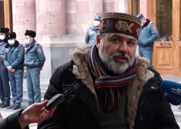 Պահանջում եմ՝ Փաշինյան պատուհասը մեր գլխին բերածները գան և նրան կանչեն պատասխանատվության. Արշակ Զաքարյանը հացադուլ է սկսել (տեսանյութ)