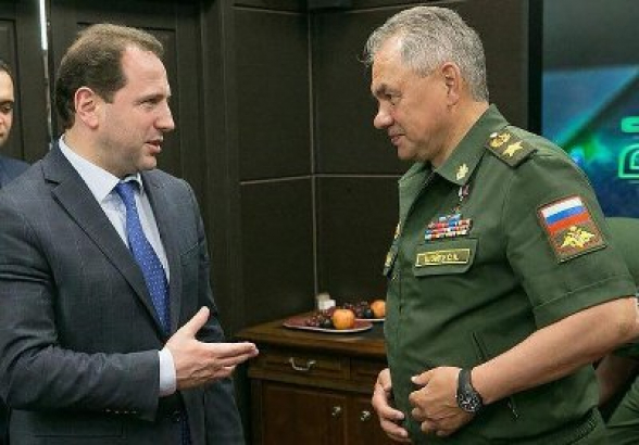 Ուշագրավ զանգ Դավիթ Տոնոյանին. Երևան այցի ժամանակ Սերգեյ Շոյգուն հանդիպել է նախկին նախարարին․ «Ժողովուրդ»