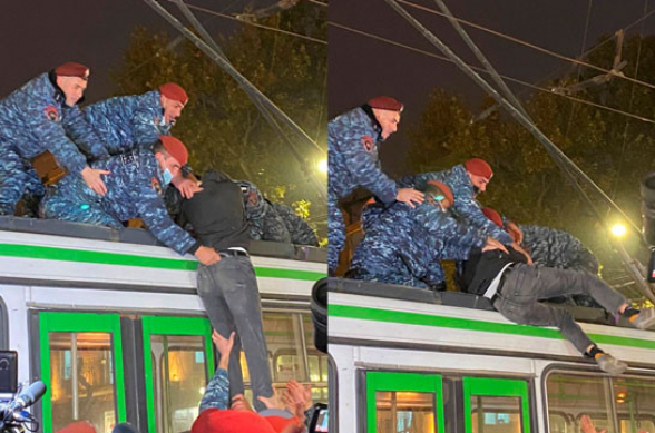 Ոստիկանները բերման են ենթարկել ակցիայի 35 մասնակցի. Էդգար Ջանոյան