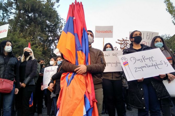 «Шествие достоинства» с требованием отставки Пашиняна (видео)