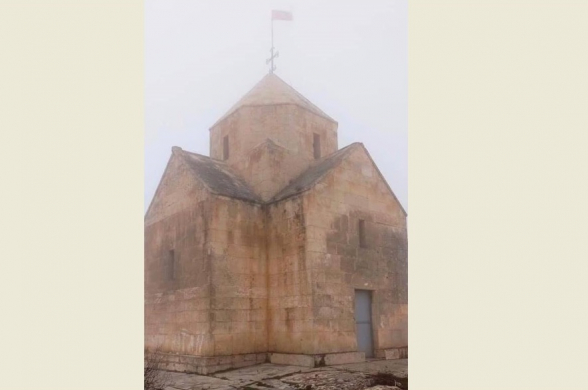 Վանքասարի Սպիտակ Խաչ եկեղեցու վրա բարձրացվեց Ադրբեջանի դրոշը