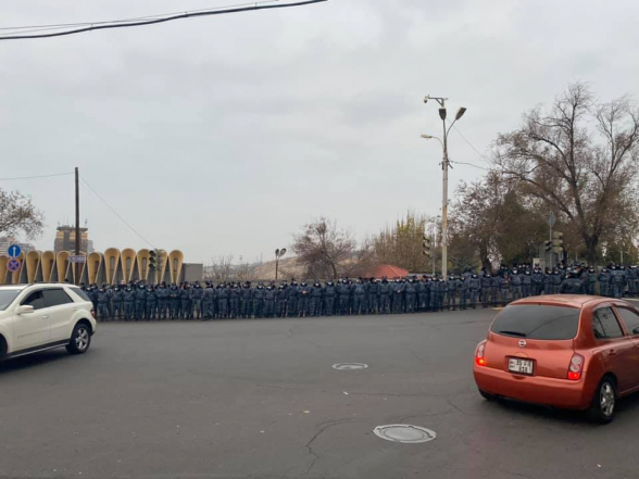 Когда предатель будет отстранен от власти, забор по периметру правительственных дач нужно будет превратить в памятную доску с именами и датами рождения всех погибших  