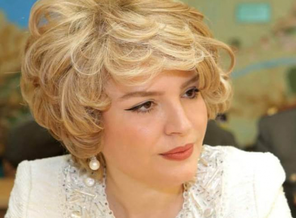 Հայտնի դեղին մամուլի նախկին խմբագրուհի, գարշահոտ բերանով ֆեյքերդ հեռու իմ սուրբ օջախից