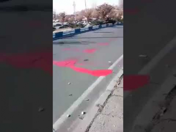 Տեսանյութ.Իսակովի պողոտա. քաղաքացիները շարունակում են արյան գույնով ներկել Փաշինյանի գլխավորած հավաքի երթուղին