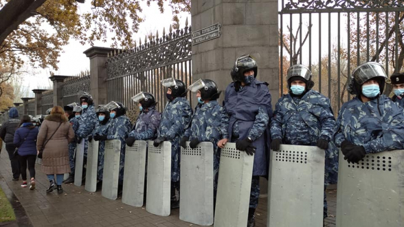 Усилена охрана здания парламента Армении – «Грапарак»