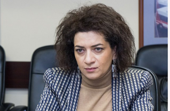 Աննա Հակոբյան, մի նեղվեք, որ Ստեփանակերտում թույլ չտվեցին Նոր Տարվա մանկական միջոցառում անցկացնեք, կարող եք Շուշիում նույնը անել ադրբեջանցի փոքրիկների համար