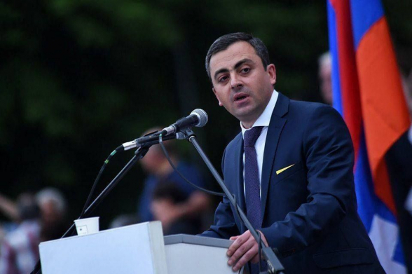 Ишхан Сагателян: «Никол собирается в ближайшее время подписать с Алиевым новый документ»