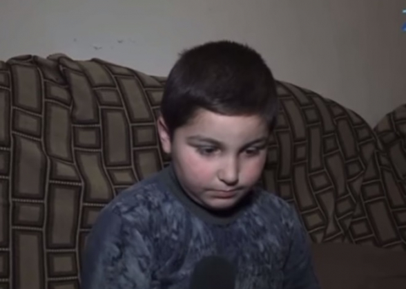Հնարավոր չի առանց ցավի լսել Շուռնուխում իր տունը կորցրած փոքրիկ տղային (տեսանյութ)