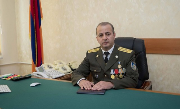 ՀՀ ԱԱԾ տնօրենը Մոսկվայում թանկարժեք նվերներ է տվել Ադրբեջանի ներկայացուցչին